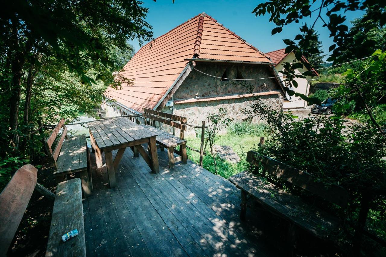 ホテル Moara De Piatra Carta  エクステリア 写真