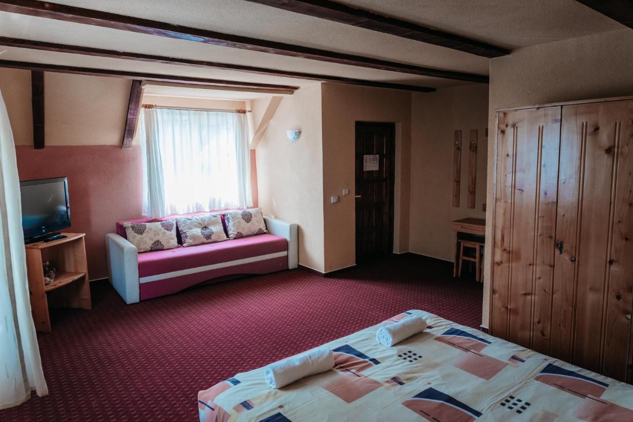 ホテル Moara De Piatra Carta  エクステリア 写真