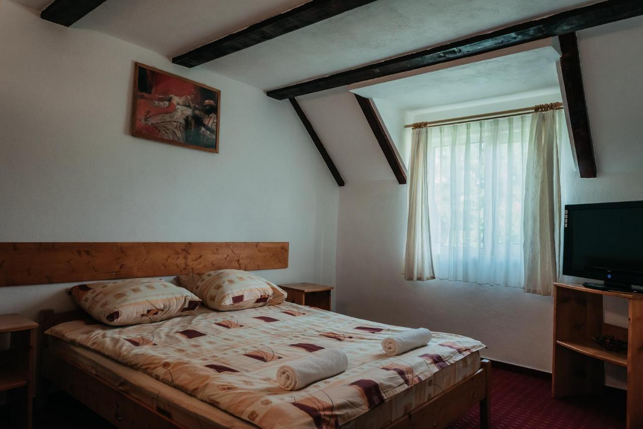 ホテル Moara De Piatra Carta  エクステリア 写真