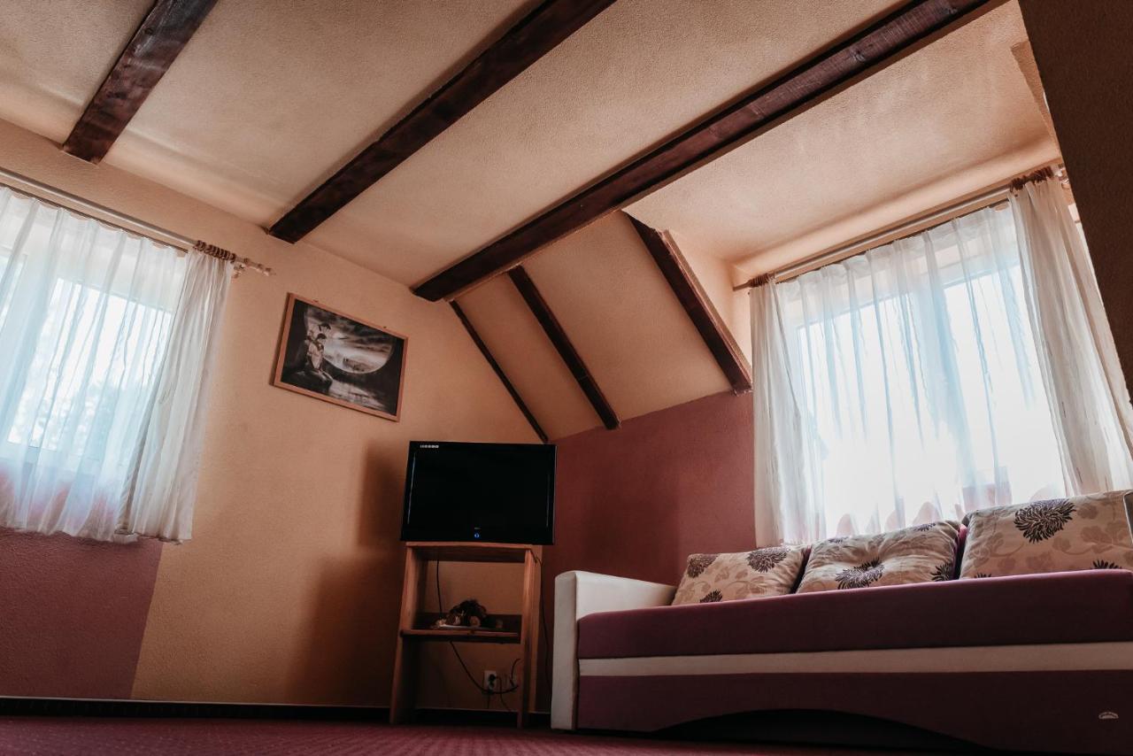 ホテル Moara De Piatra Carta  エクステリア 写真